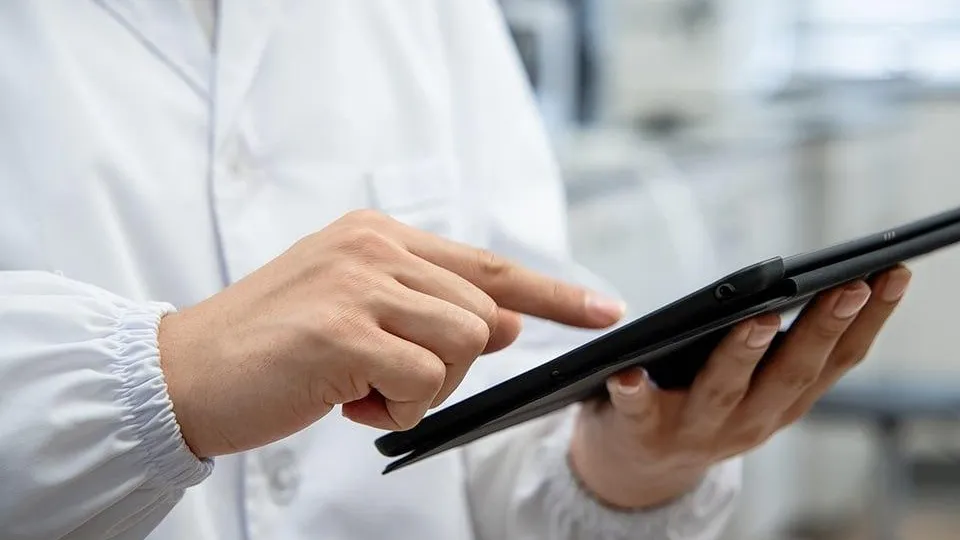 «Опухоль размером с футбольный мяч». Приморские врачи спасли пациентку с опасным анамнезом