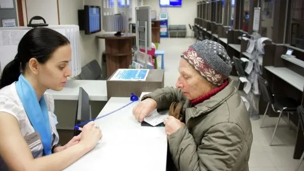 Специалисты соцзащиты помогают пенсионерам из Подмосковья правильно оформить право передачи по наследству