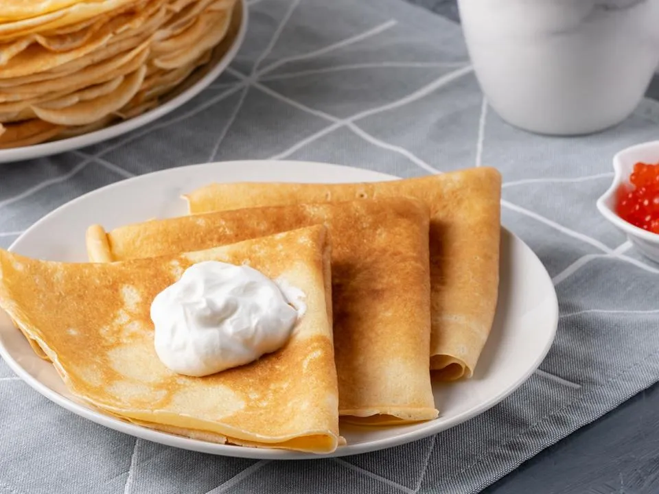 Сколько москвичи потратят на Масленицу в 2026 году: блины, икра и зумерский размах