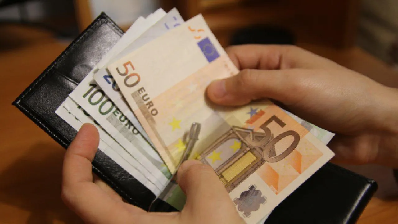 NewsTracker: глава округа на Ставрополье Теньков перевел мошенникам 20 млн рублей