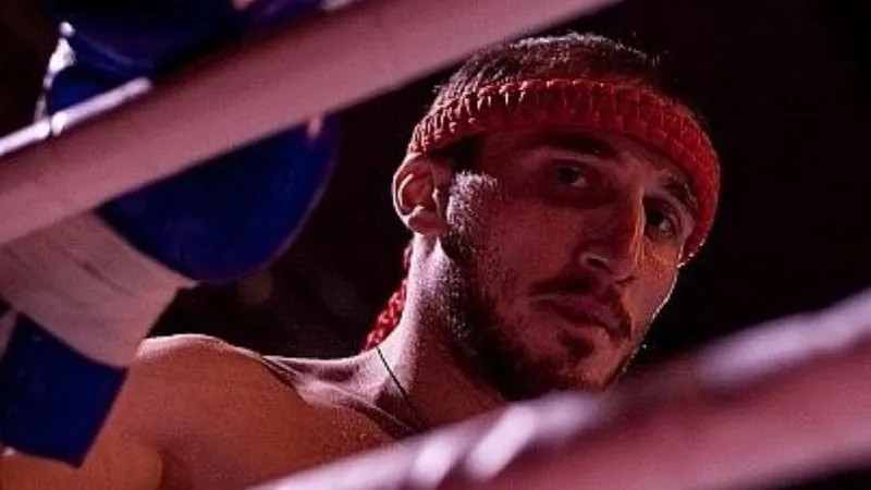 Чемпиона мира по кикбоксингу поймали в столице за кражу