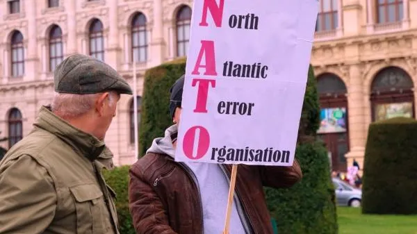 Участники мартовского митинга в Вене