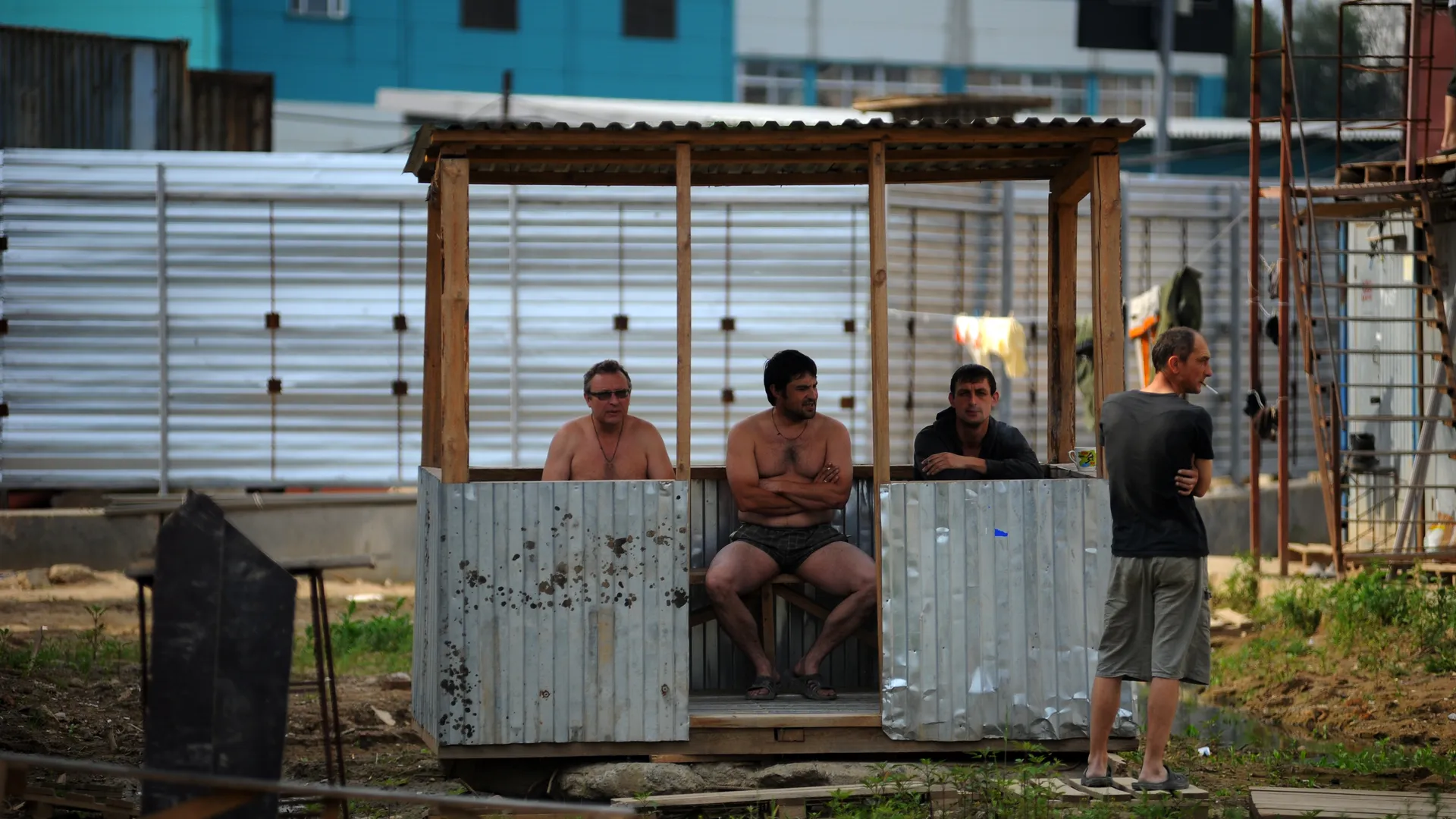 Рейд по пресечению незаконной миграции на стройке в Химках