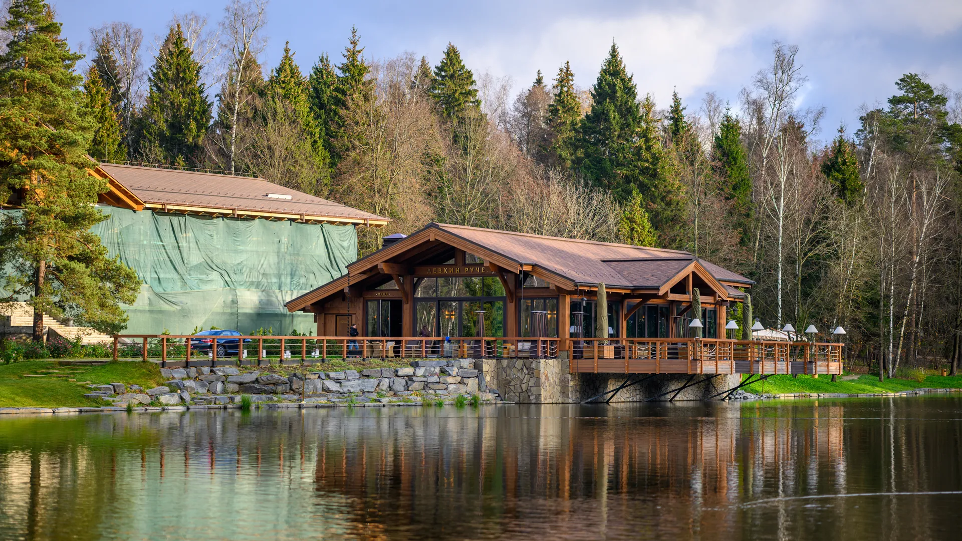 Зона риска на даче: врачи предупредили о смертельных инфекциях, которые поджидают россиян на грядках