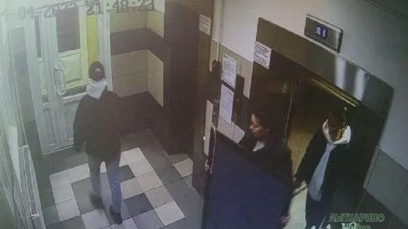 Зеркало из подъезда в Лыткарино украли для фотосессии