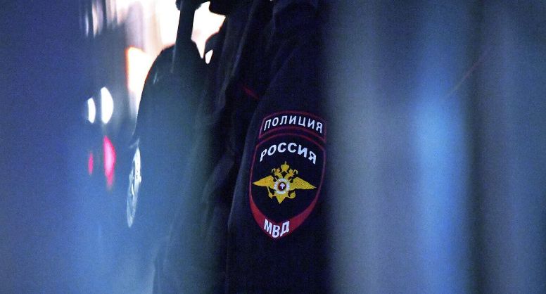 Shot: мужчина устроил стрельбу с девятиэтажки в Мурманске