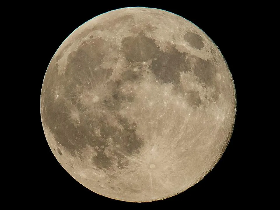 Суперлуние 7 октября: когда и где увидеть Луну в максимальном блеске в Москве