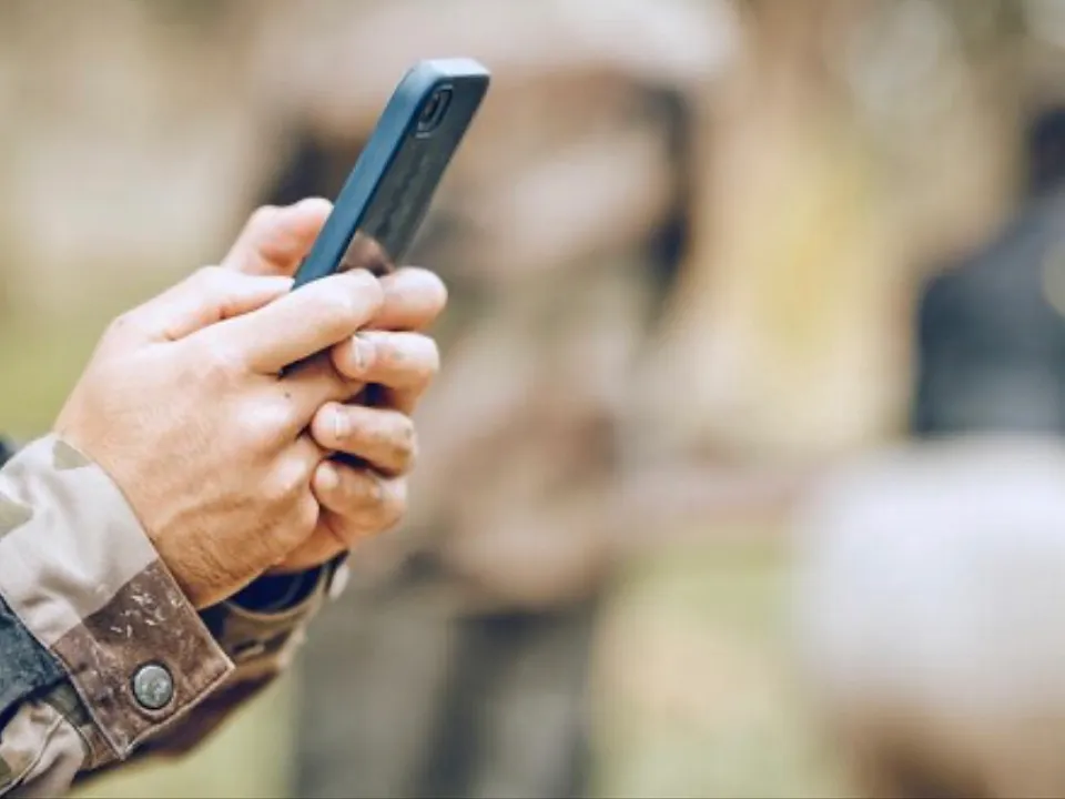 «В фольгу и под кастрюльку»: бойцы СВО рассказали, как спасают свои жизни на передовой