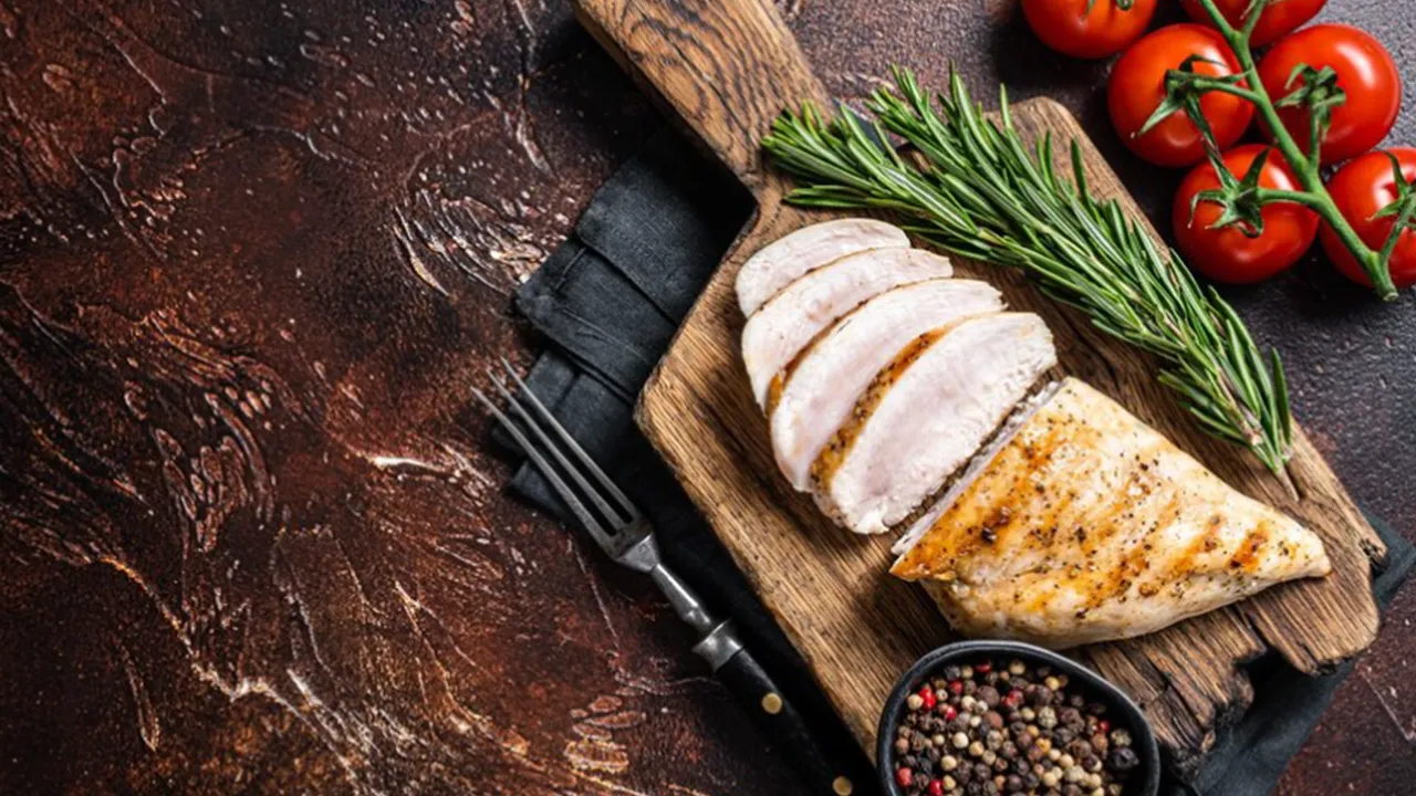 Диетолог Малькова назвала продукты для женщин, которые помогают похудеть