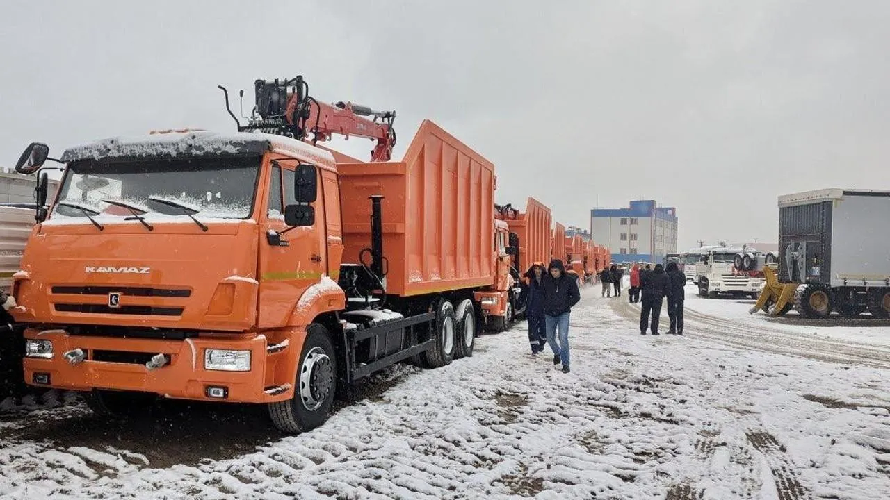 Девять округов Подмосковья получили новые ломовозы