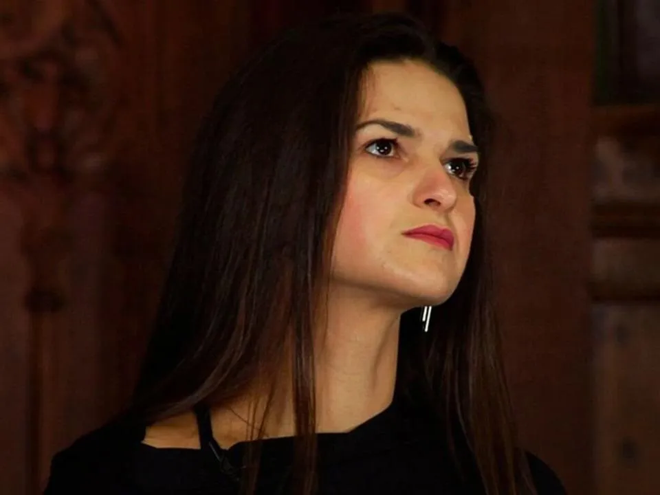 «Неприемлемы неожиданные выходки»: стало известно, как знаменитая ведьма из «Битвы экстрасенсов» общается с людьми