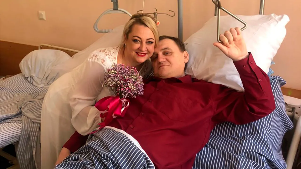 Пулеметчик был тяжело ранен на СВО, но возлюбленная все равно вышла за него замуж