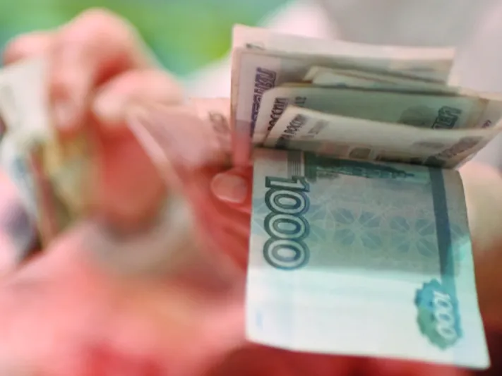 Российский депутат рассказала, кто мешает подросткам зарабатывать