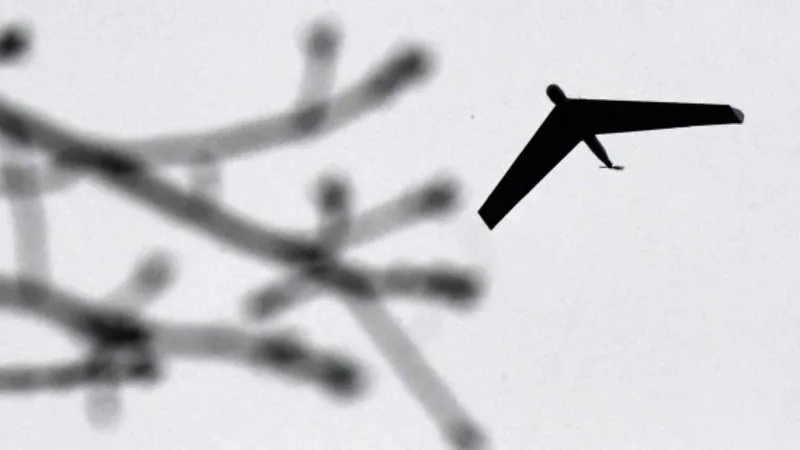 СМИ: Жители Крыма сообщают о сбитом беспилотнике в районе аэродрома Гвардейское