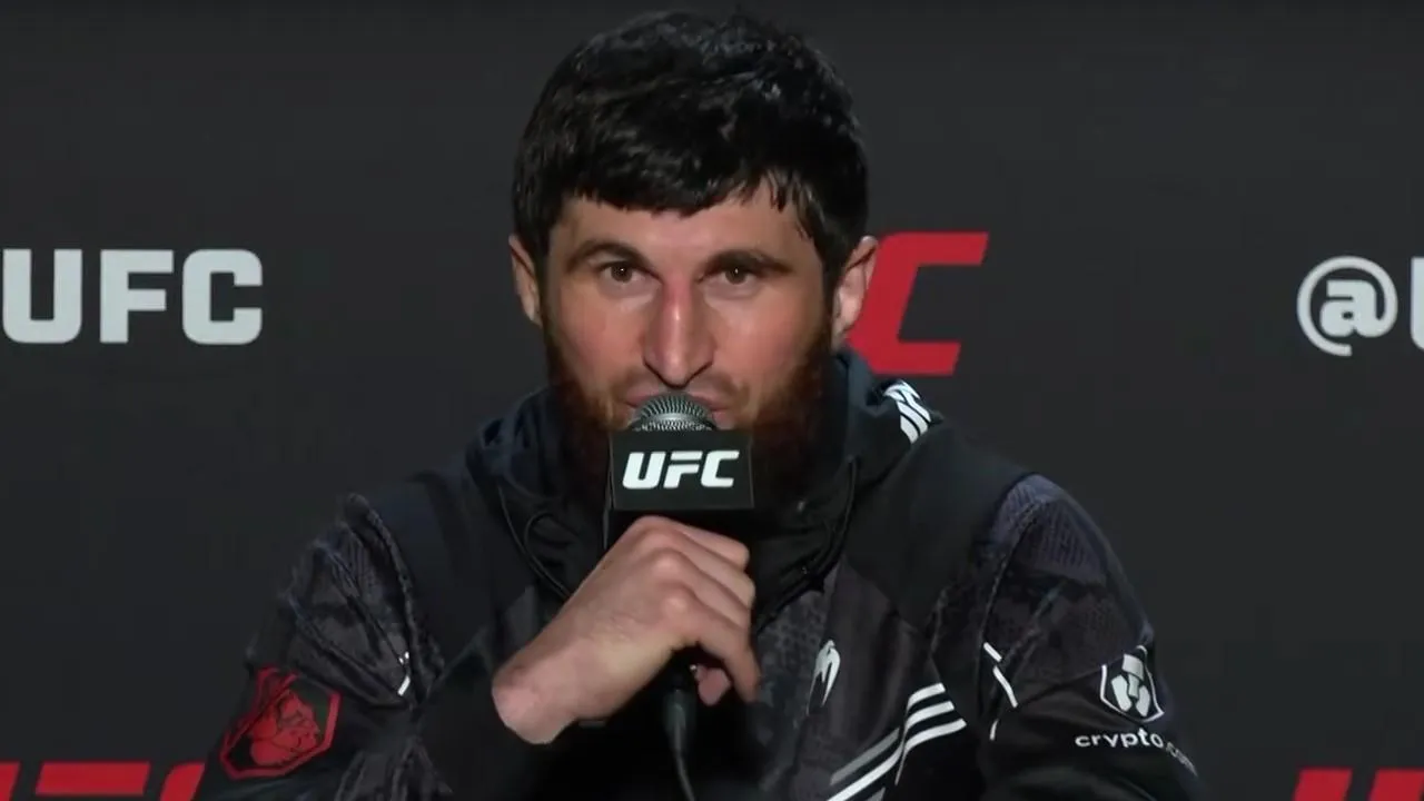 Россиянин Анкалаев выиграл бразильца Перейру в главном событии турнира UFC 313