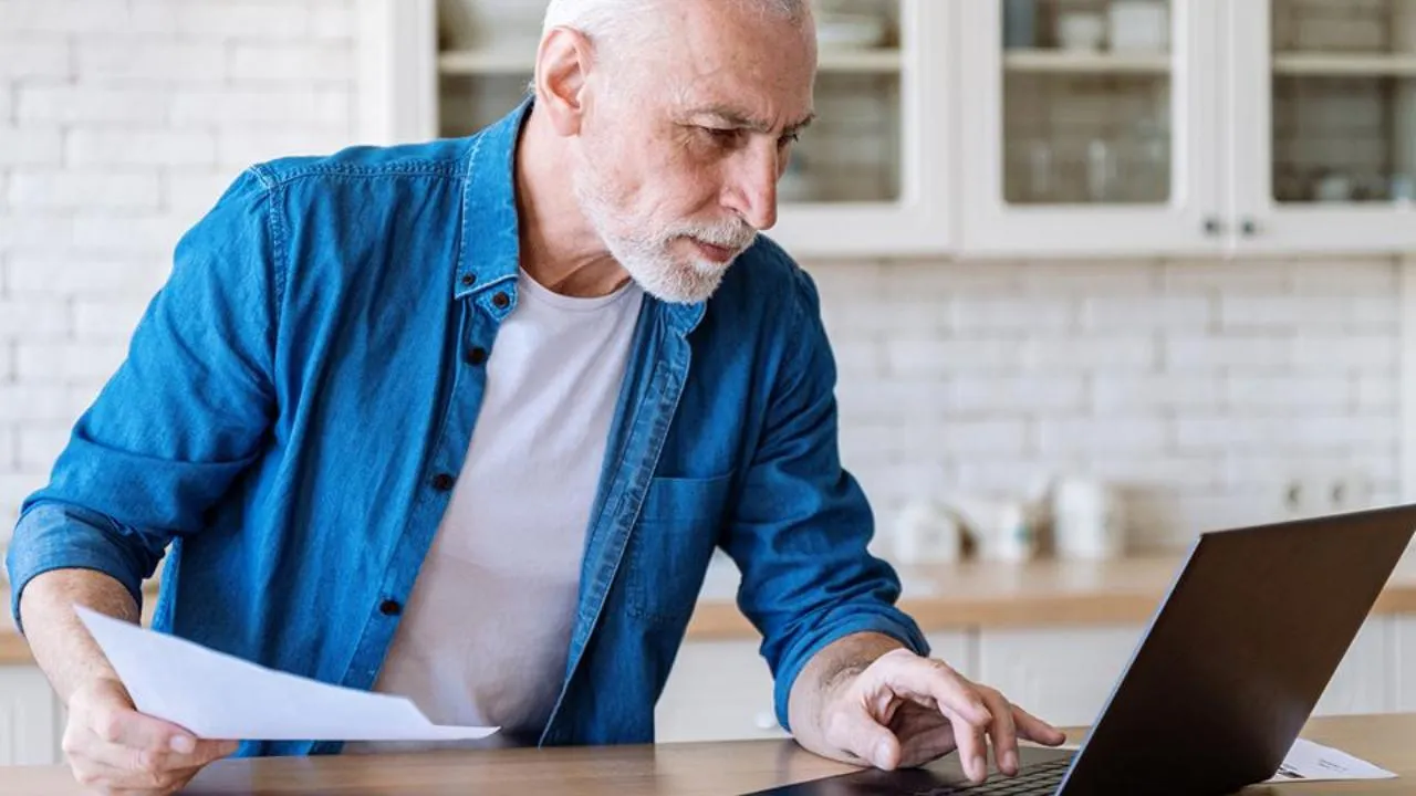 istockphoto.com/brizmaker