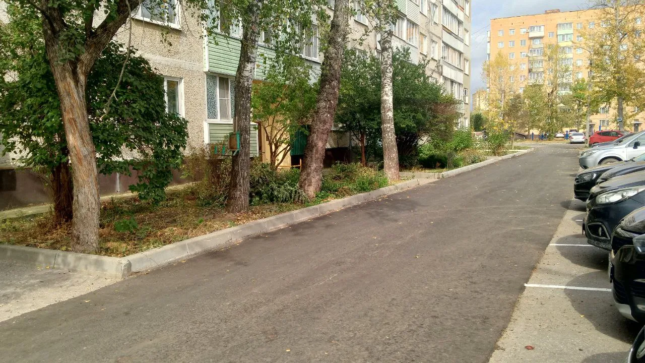 Двор в 3-м микрорайоне. Фото: REGIONS/Василий Тремасов