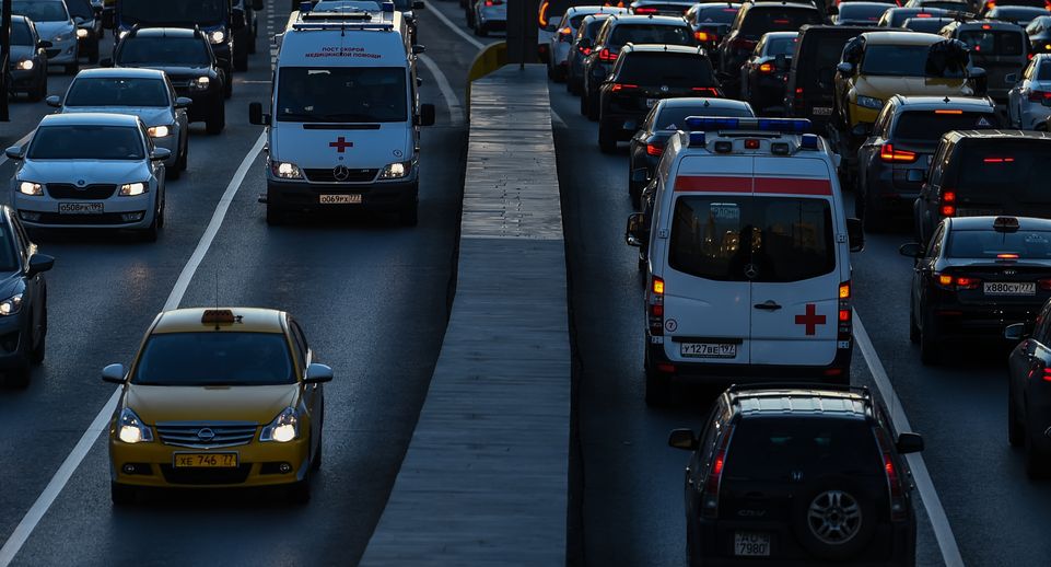 Пробки на дорогах Подмосковья оценили в 5 баллов вечером 1 августа