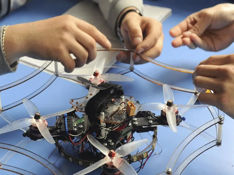 «Станет преимуществом при поиске работы»: названы плюсы школьных уроков по применению БПЛА