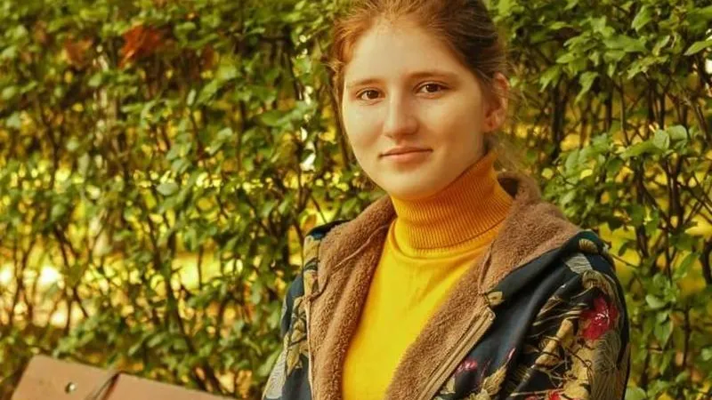 Девочка из ниоткуда: в Подмосковье помогают Яне, которая была под замком у матери 