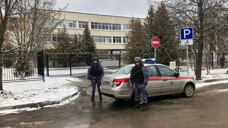 Свыше 500 человек эвакуировали росгвардейцы из загоревшегося учебного заведения в Дубне