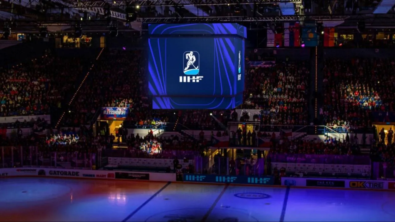 Известный тренер сравнил поведение президентов ФИФА и ИИХФ