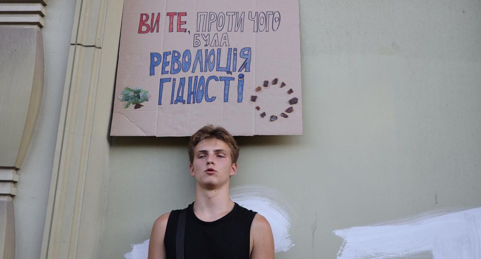 Спектакль окончен. Показательный Майдан на Украине завершился полной победой Запада?