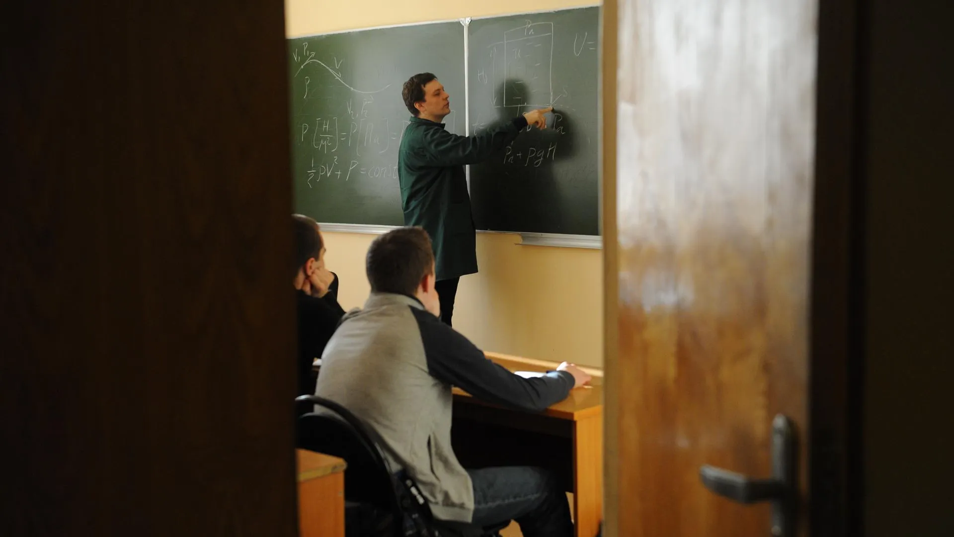 Юрист Русяев назвал способы наказания студентов за оскорбления преподавателей