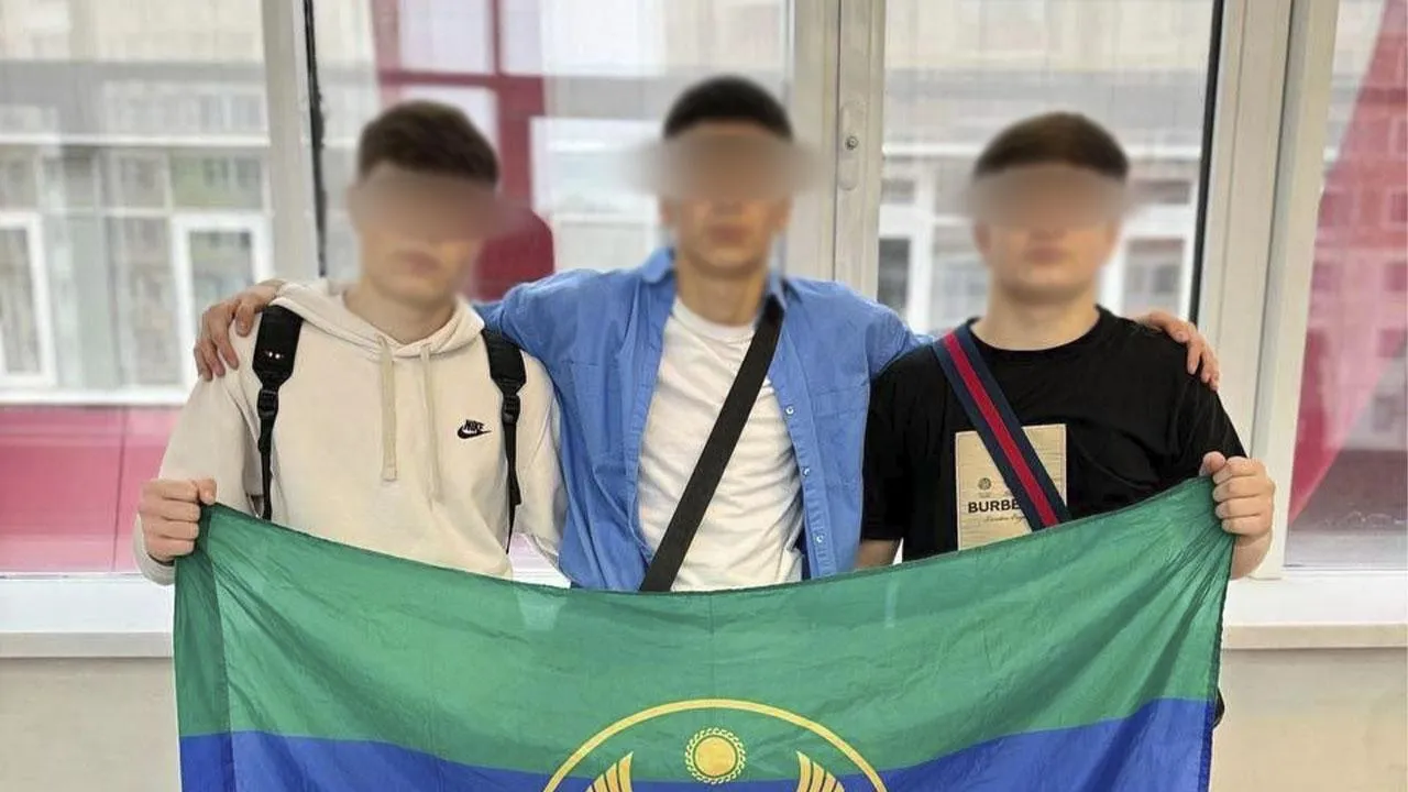 «Чувствуют себя королями»: следователи занялись бандой мигрантов-гомосексуалистов, угрожающей жителям Подмосковья