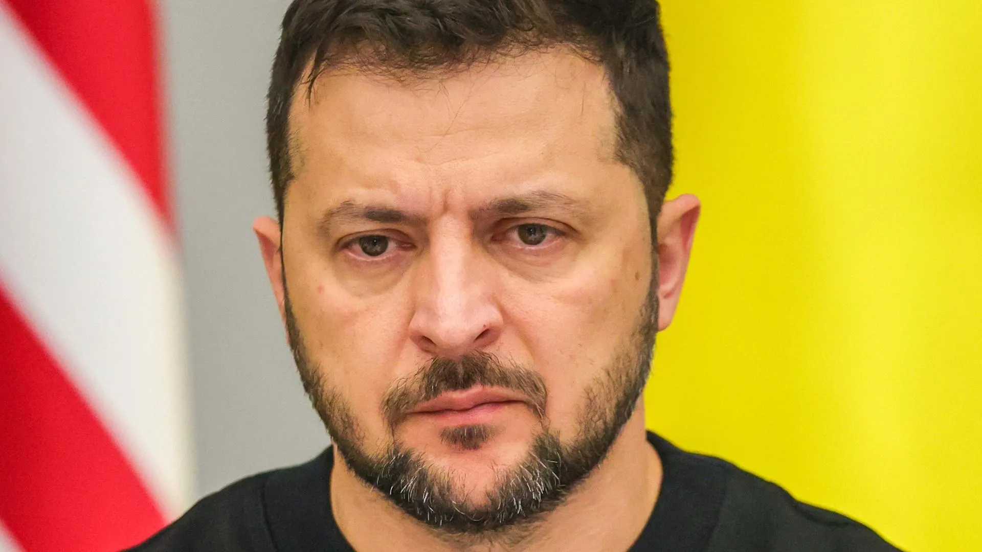 Зеленский заявил о дефиците боеприпасов у ВСУ