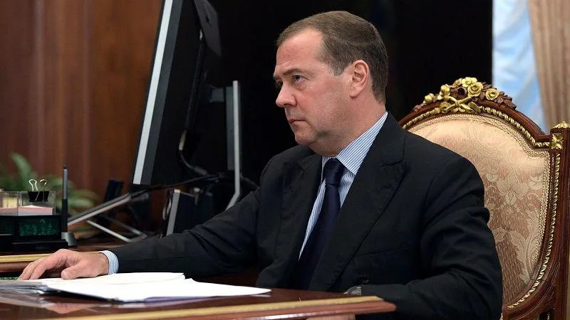«Взбесившиеся ублюдки и гнусная мразь»: стало известно, что так возмутило Медведева 