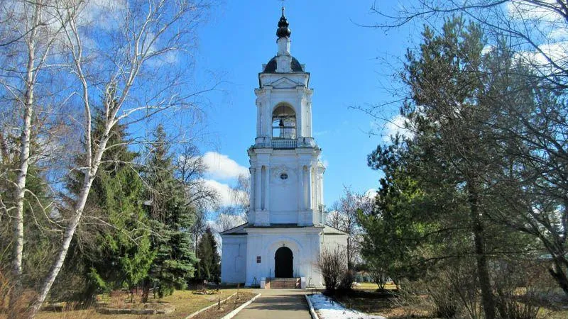 Храм в Авдотьино-Тихвинском на родине «ревнителя просвещения»