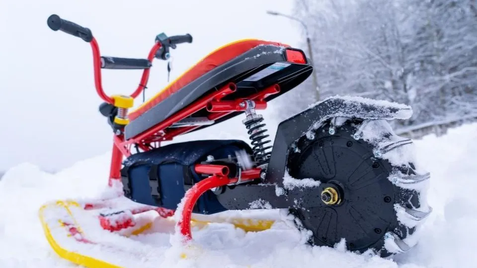 «Кашалот» на снегу: подмосковные энтузиасты создали необычный снегокат