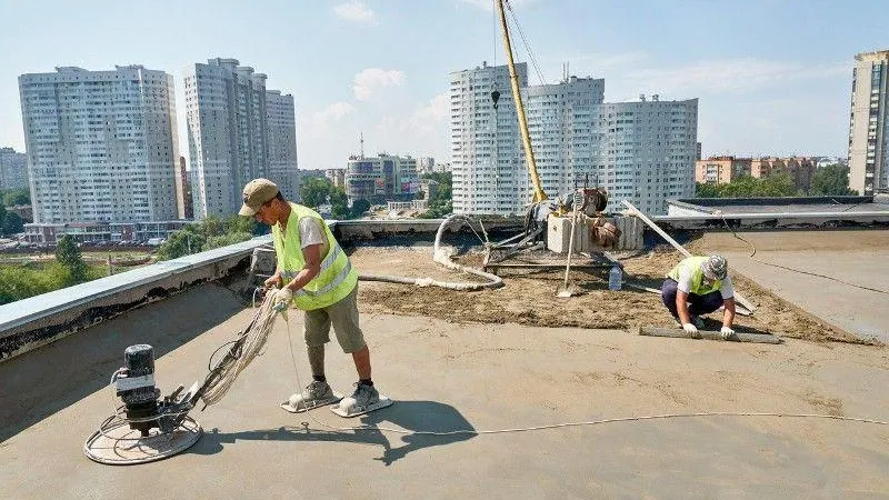 Более 900 кровель отремонтируют в Московской области в этом году
