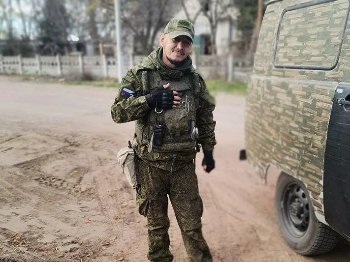 Товарищей из горящего БТР рискуя жизнью, вытащил автомеханик из Уссурийска