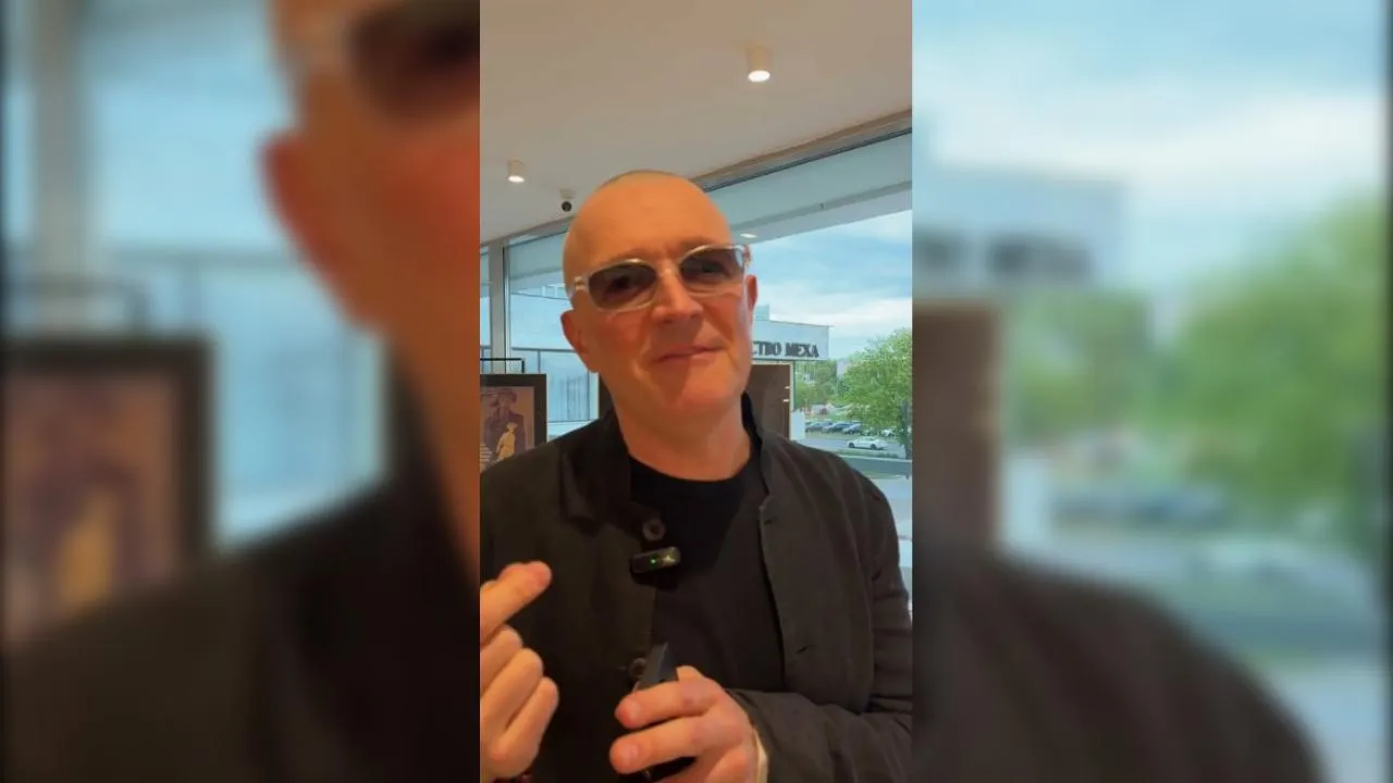 Егор Бероев с молодой женой вышел в свет на премьере фильма «Кукла» в России