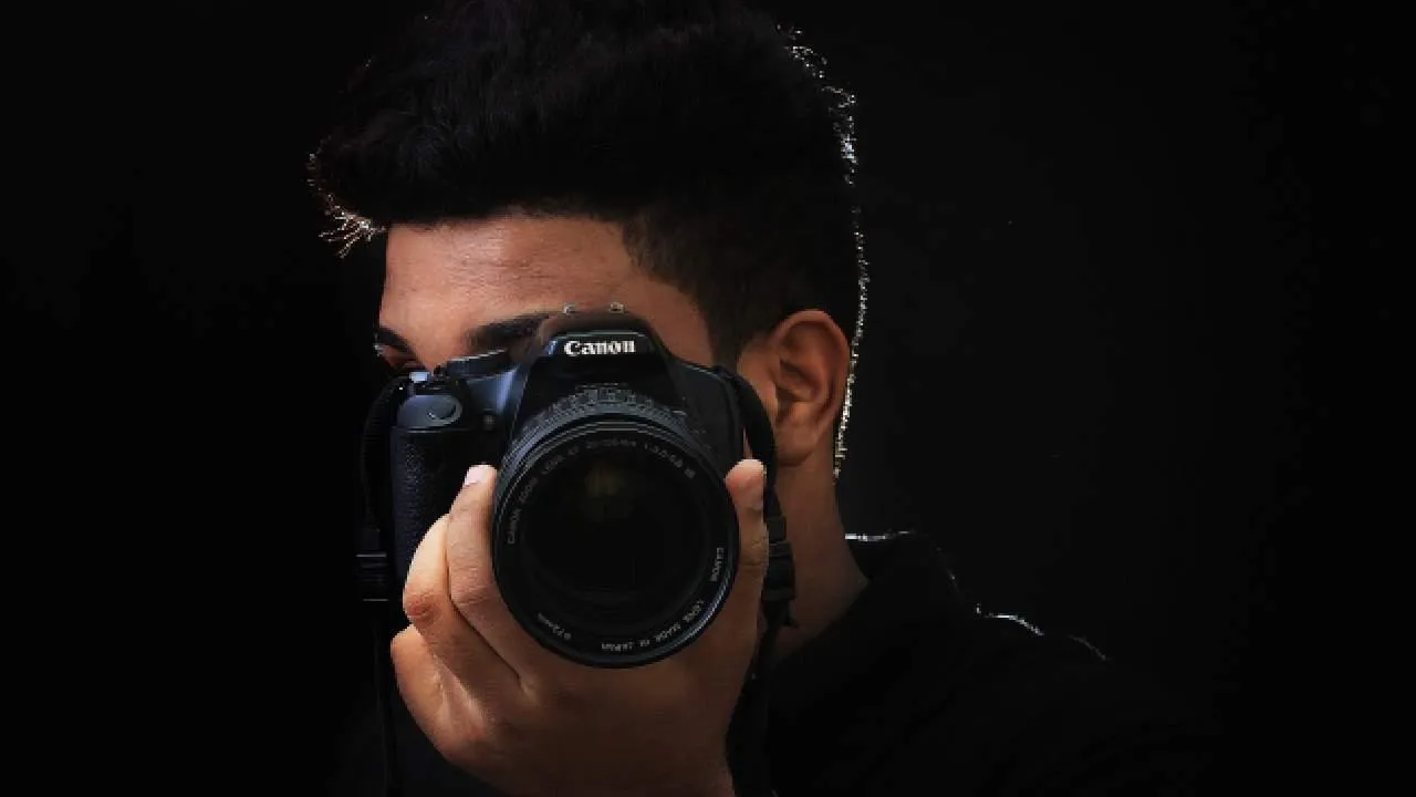 В Уфе извращенец обманным путем пробрался в школу, где снимал неприличные фото девочек