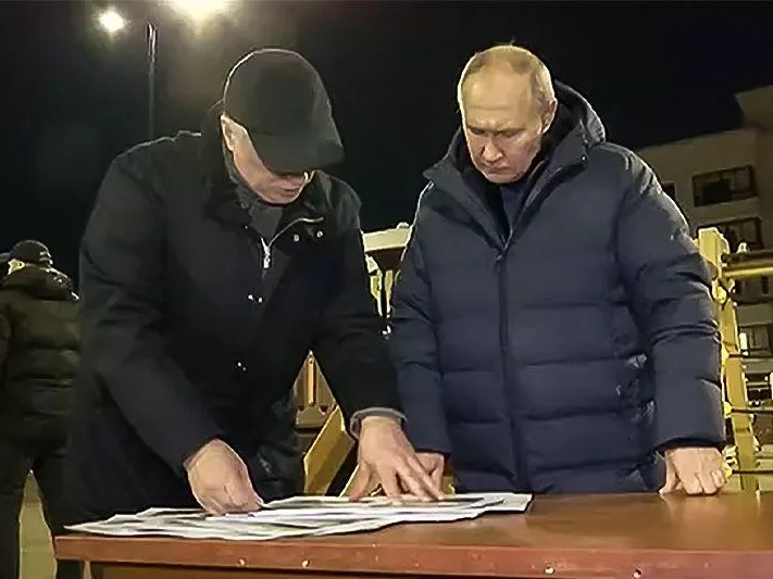 Поездка Путина в Мариуполь это не ответ Гаагскому суду — мнение политолога