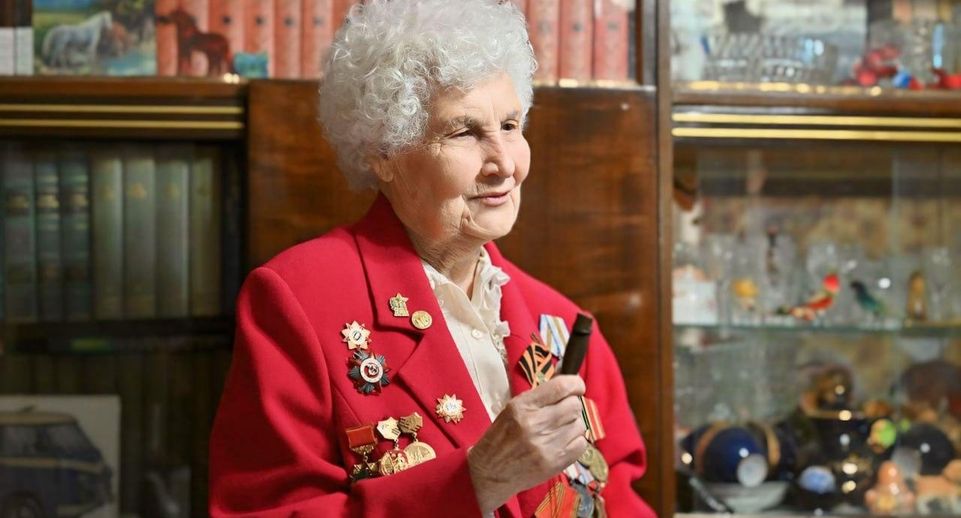 Андрей Воробьев поздравил со 102-летием ветерана ВОВ Марию Остапенко