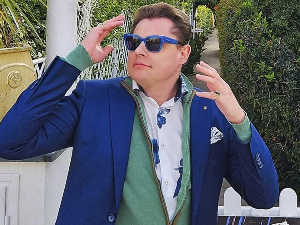 «Узнаю, когда очухается эта тварь, и подам заявление»: Понасенков пригрозил дебоширу, приставшему к нему в Москве