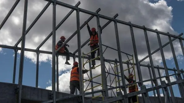 Воробьев поручил ускорить строительство надземного перехода в Истре