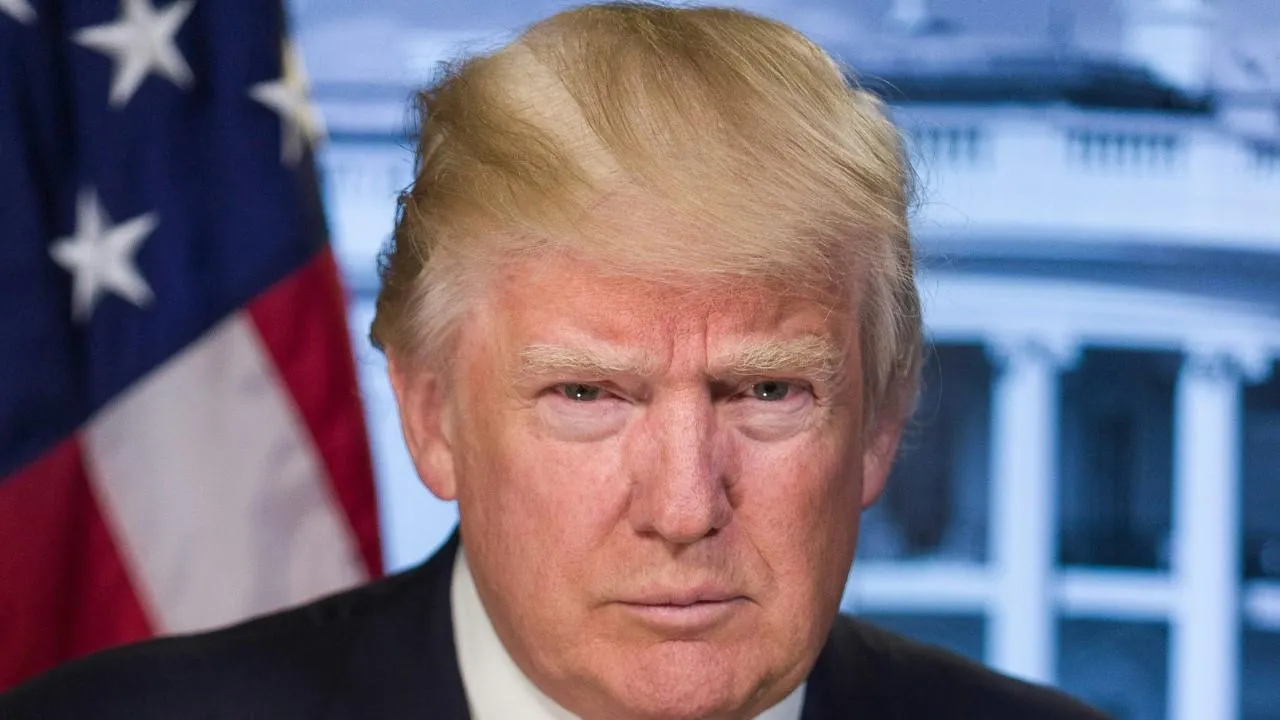 Трамп назвал Зеленского диктатором