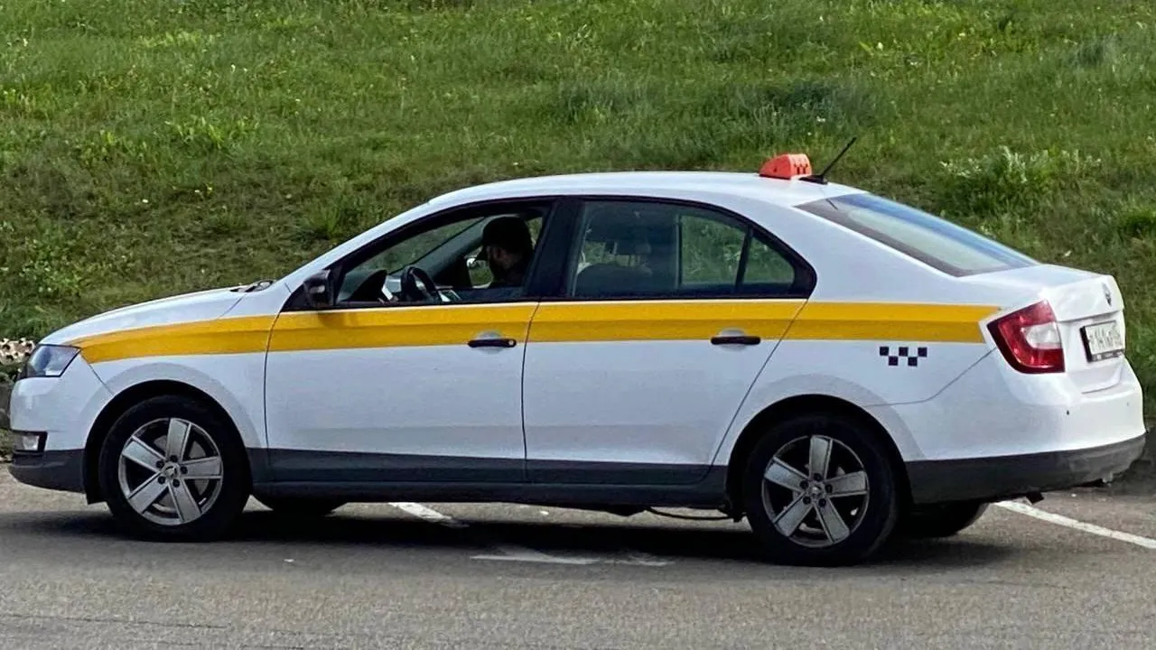 Почти семь тысяч нарушений атрибутики такси выявили в Подмосковье с помощью нейросети