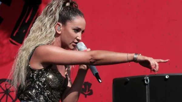 Бузовой советуют обратиться к психологу