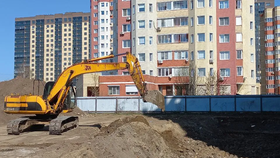 Дом 8 по Рабочему проезду на стадии строительства. Фото: REGIONS/Олег Книжник