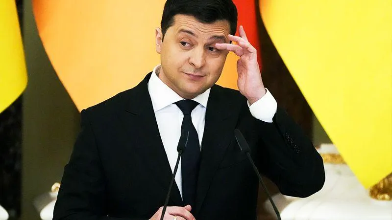 Эксперт: президент Украины Зеленский находится в неуравновешенном состоянии и истерит