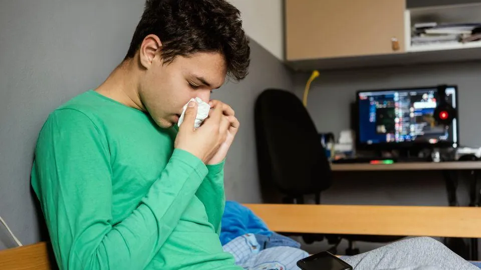 «Увлажнять, проветривать, укреплять». Эпидемиолог раскрыла секрет защиты от гриппа