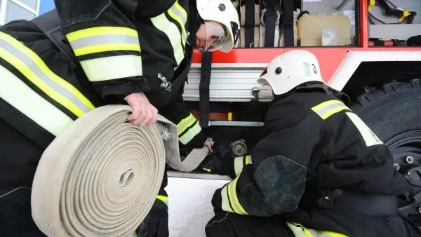 Гараж загорелся в Солнечногорске на площади 800 квадратов
