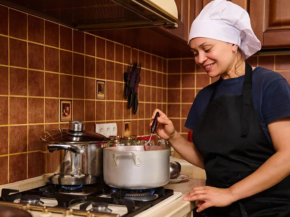 Жительницы Подмосковья обленились готовить: спрос на услуги поваров на дому вырос в 2,2 раза