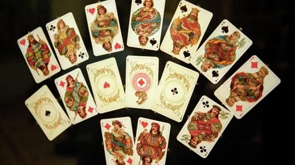Житель Ленобласти решил вернуть проигранные в карты вещи, сообщив о «краже»